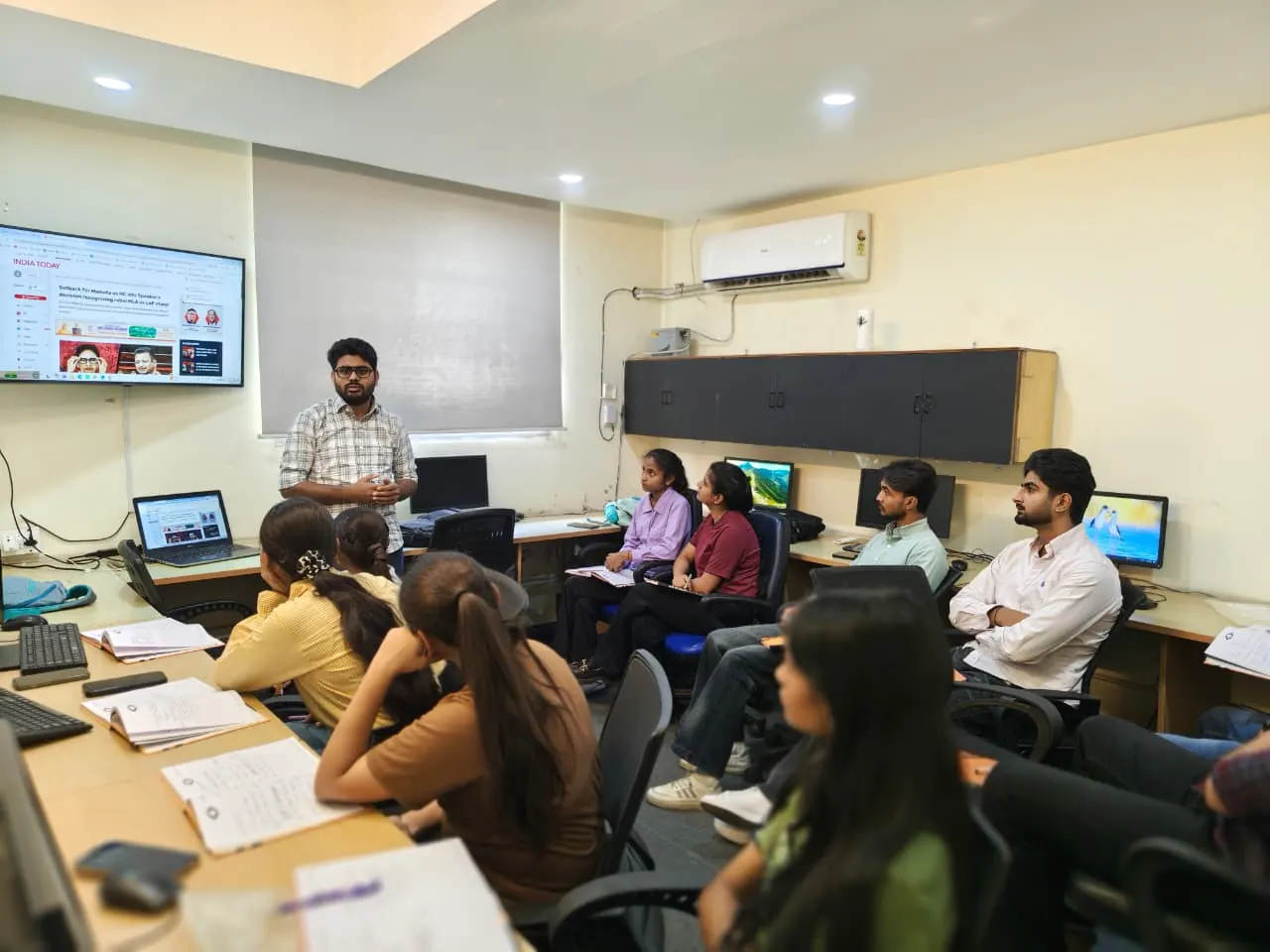 Trainer leading a live session at Ziion